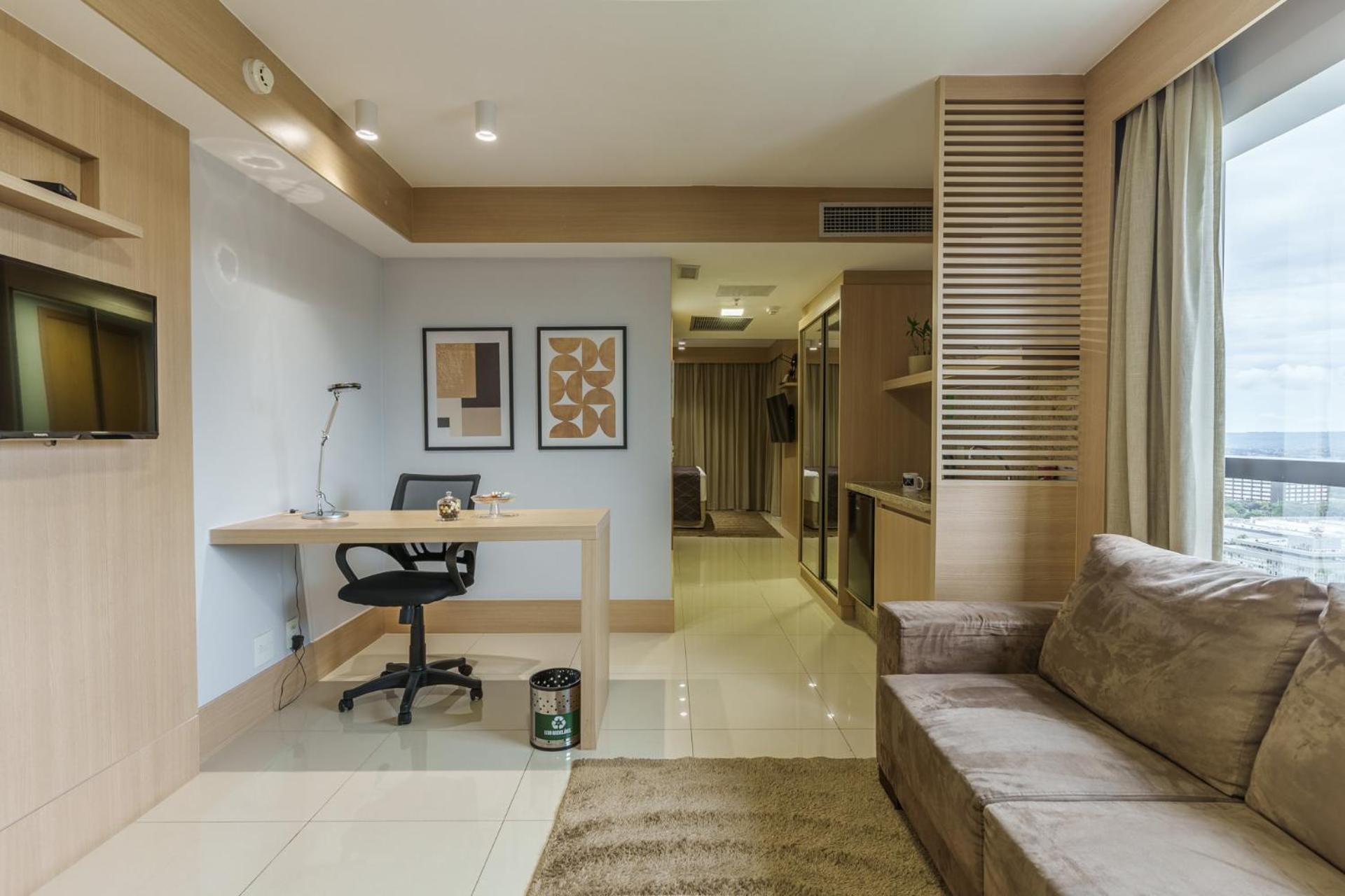 Cullinan Hplus Premium Бразиліа Номер фото