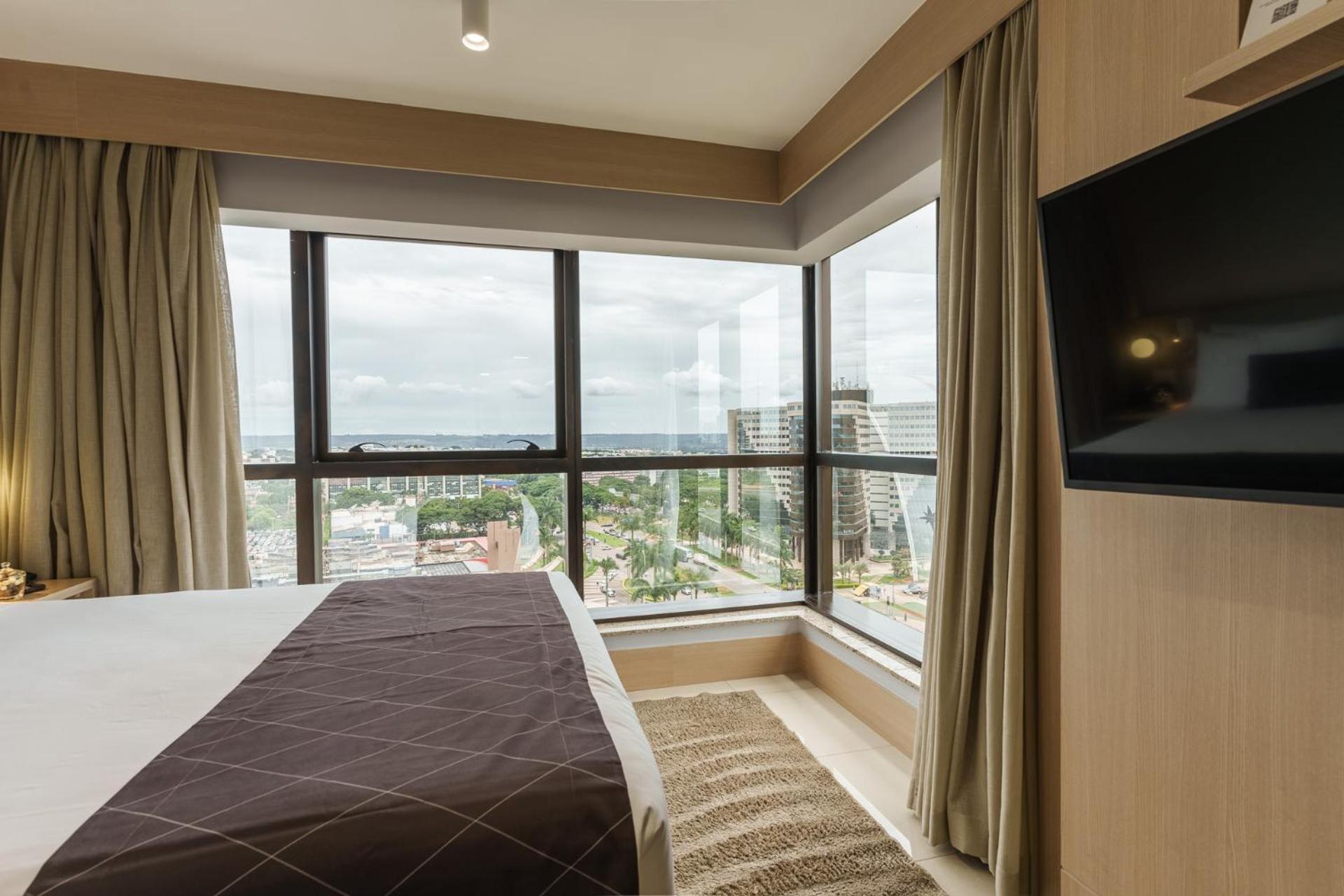 Cullinan Hplus Premium Бразиліа Номер фото