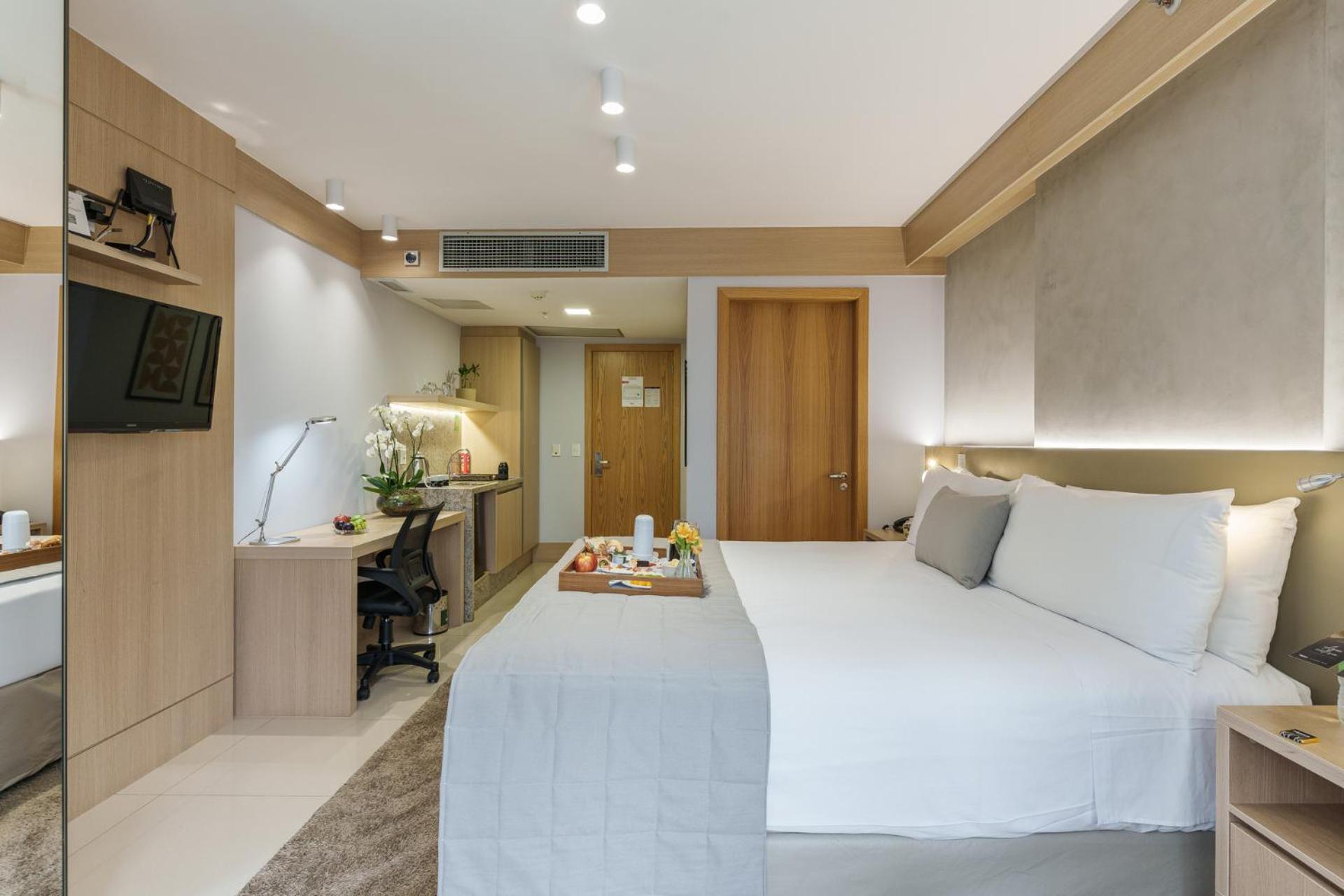 Cullinan Hplus Premium Бразиліа Номер фото